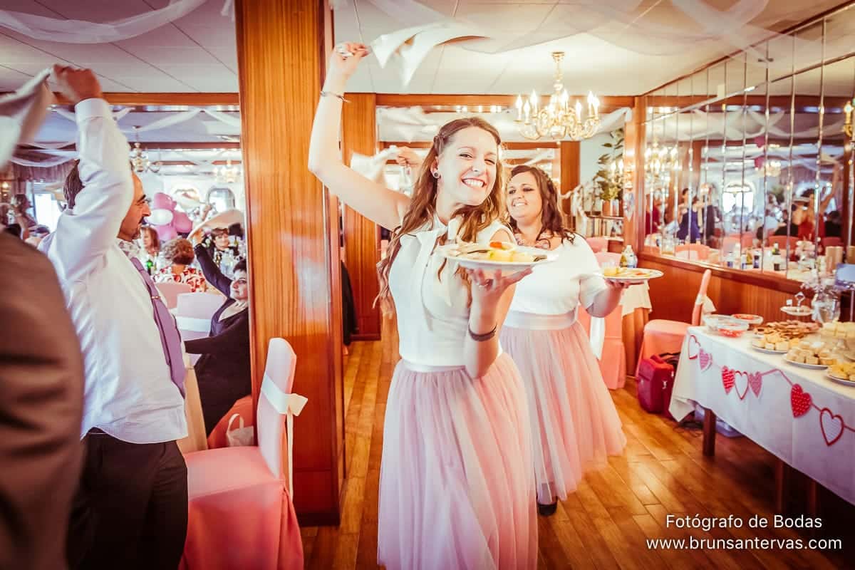 Banquete boda invitados fiesta brunsantervas