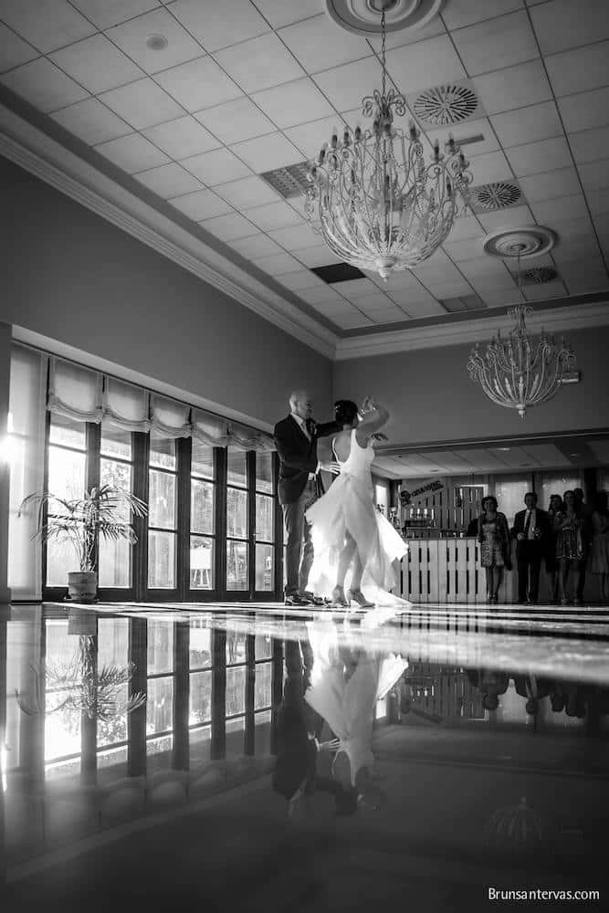 Durante el baile de novios en el Pazo de Adran.