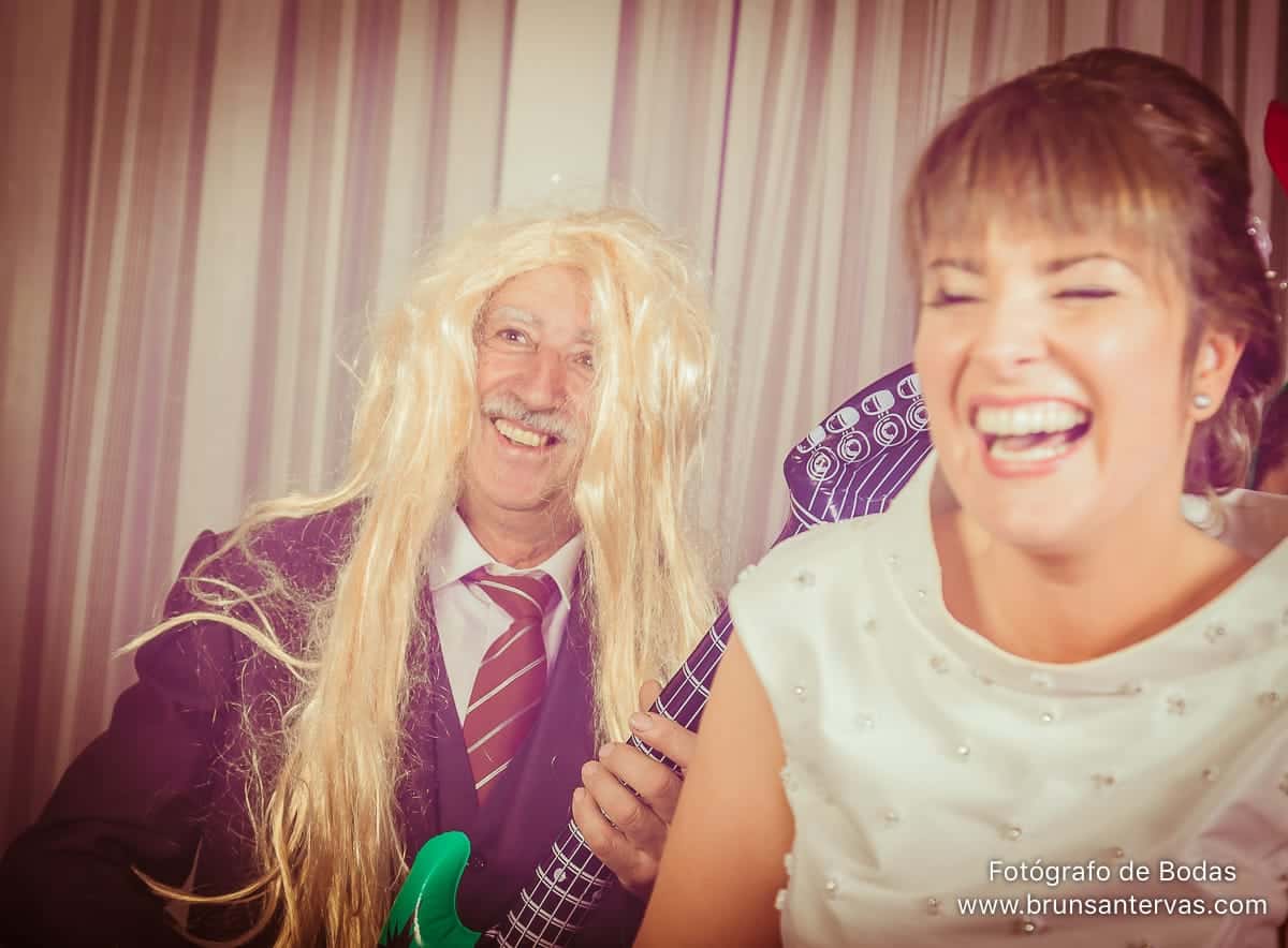 El padre de la novia se lo pasa genial