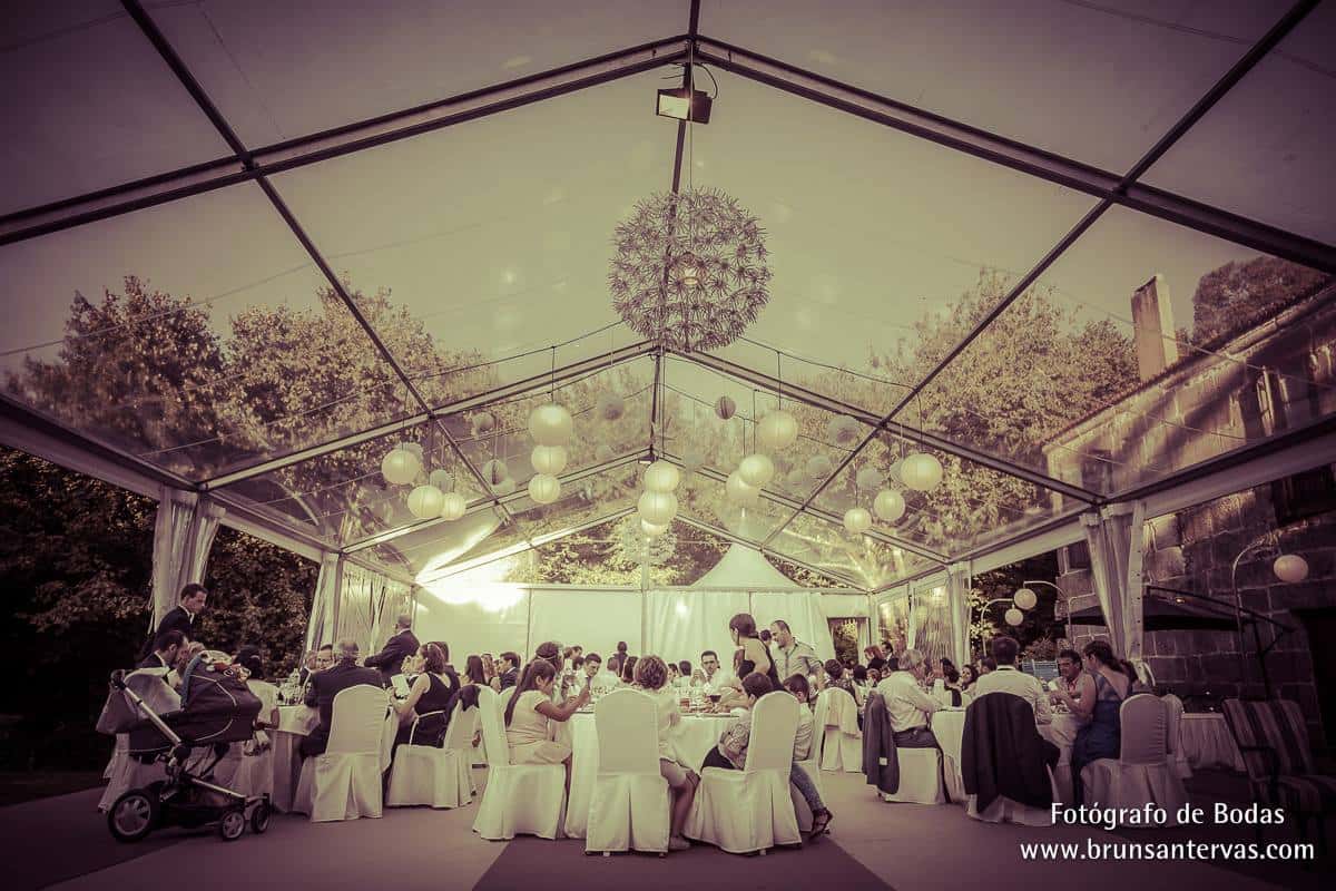 Esto es lo bueno de elegir tú mismo la carpa que quieres en tu boda