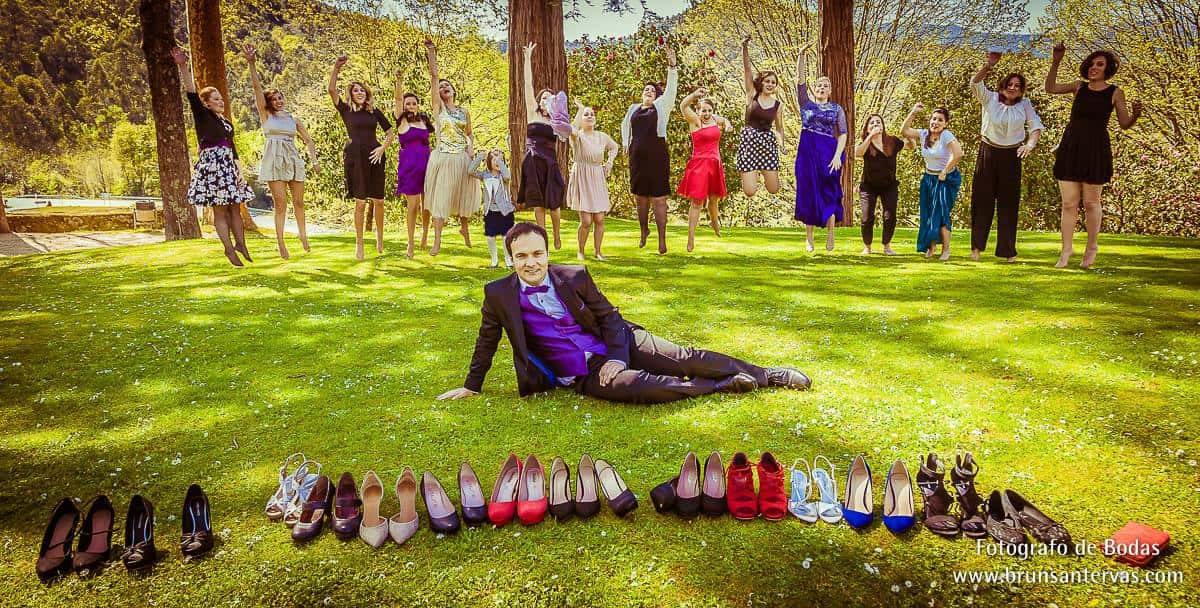 Fotos divertidas con los amigos de los novios.