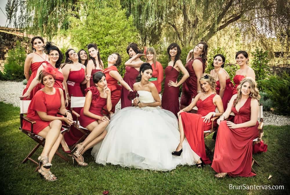Las chichas de rojo.