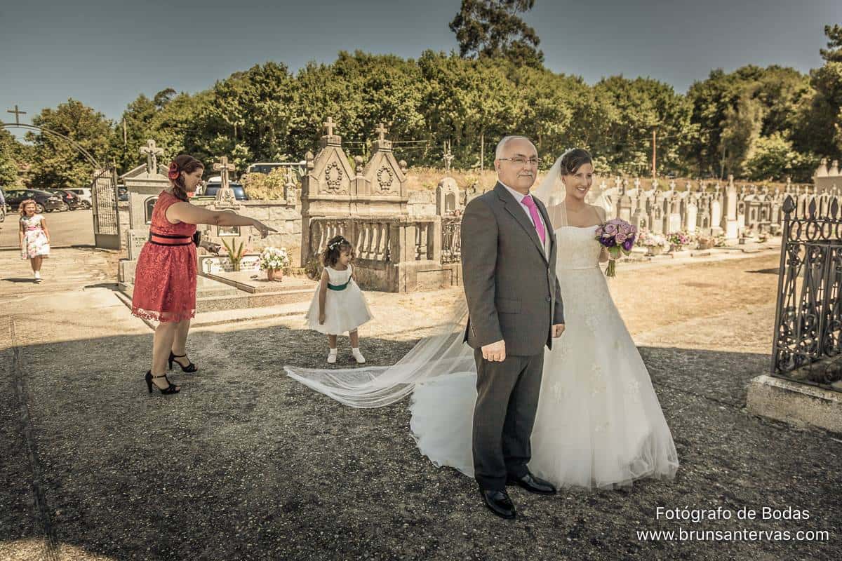 Llegada novia iglesia.
