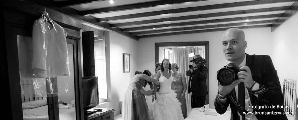 Los fotógrafos de la boda.