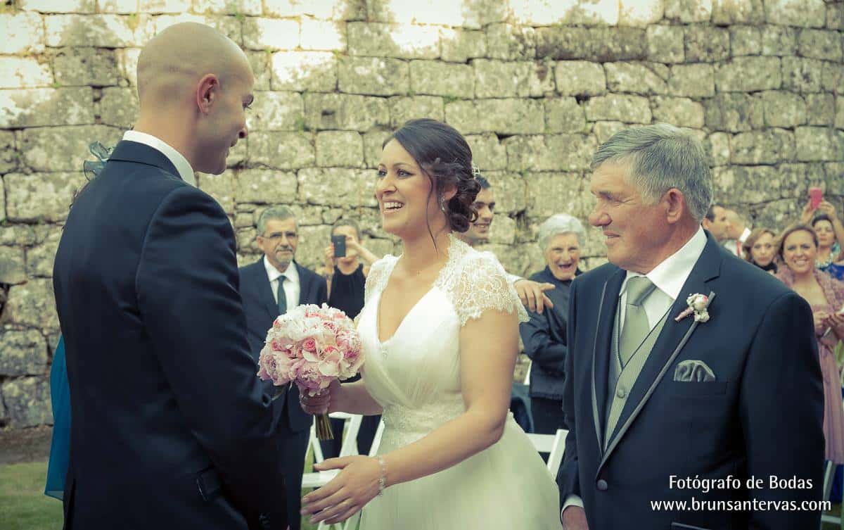 Los novios se ven por primera vez