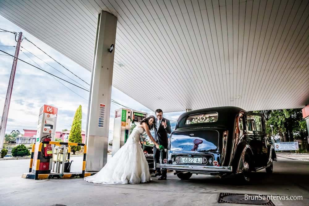 Mira que quedar sin gasolina el día de la boda.