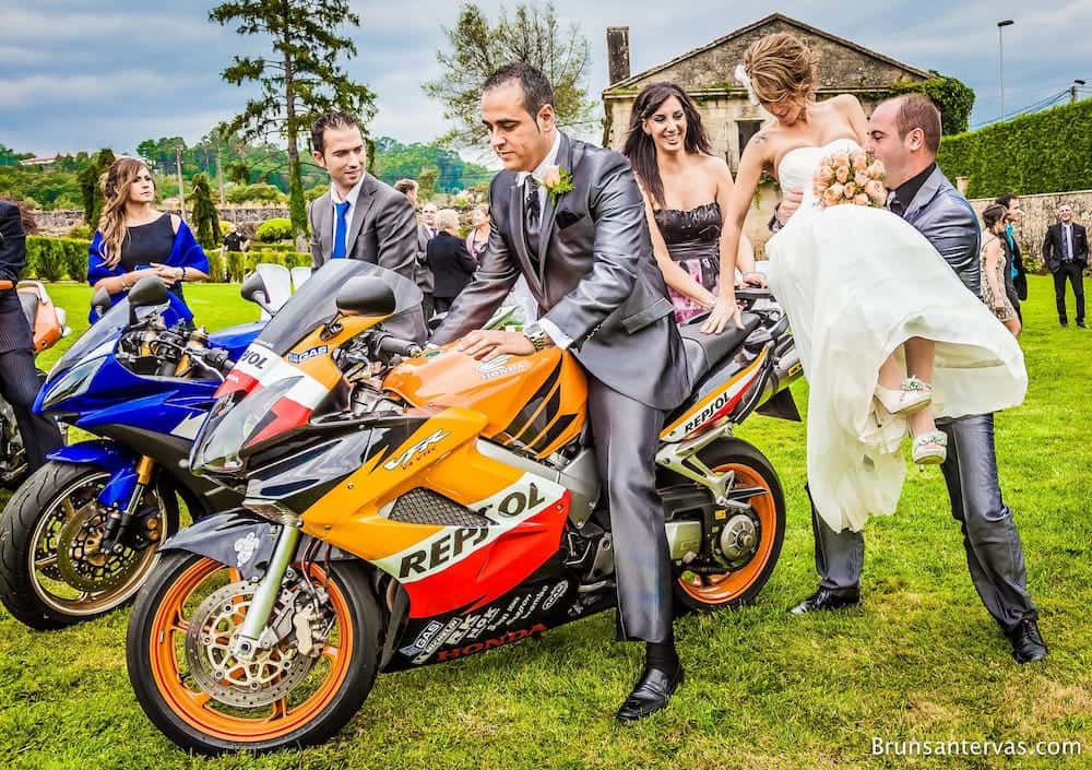 No siempre bale un coche para los recién casados