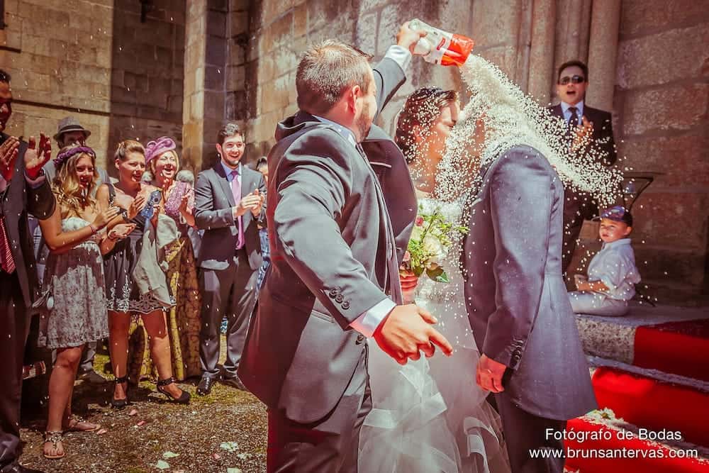 Por que se echa arroz en las bodas