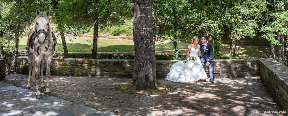 Posado novios con espontanio.