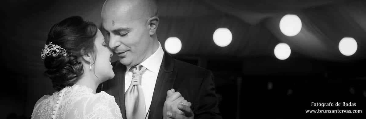 Un baile precioso en el Castillo de Soutomaior.