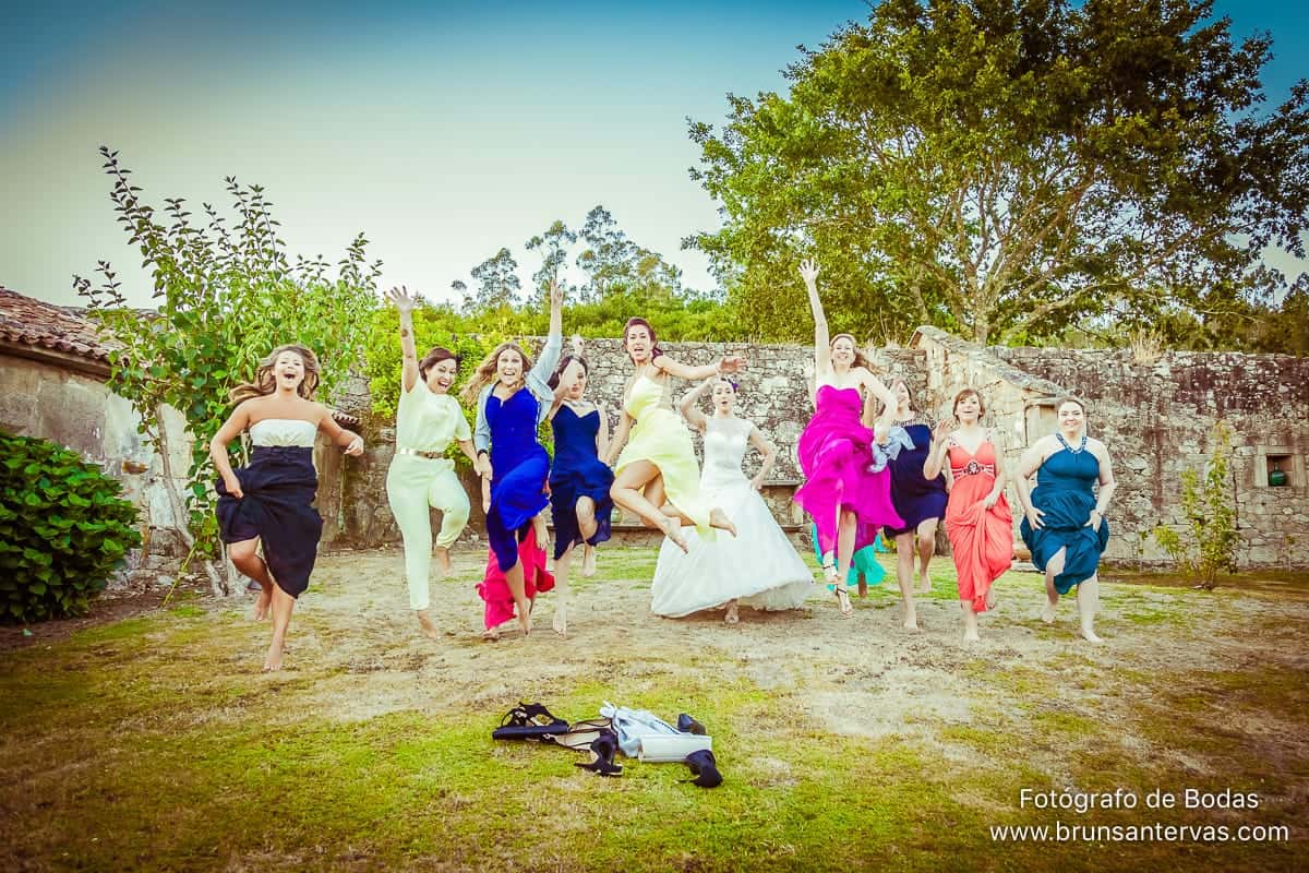 amigas-foto-divertida-diferente-original-brunsantervas-fotografo-bodas-galicia