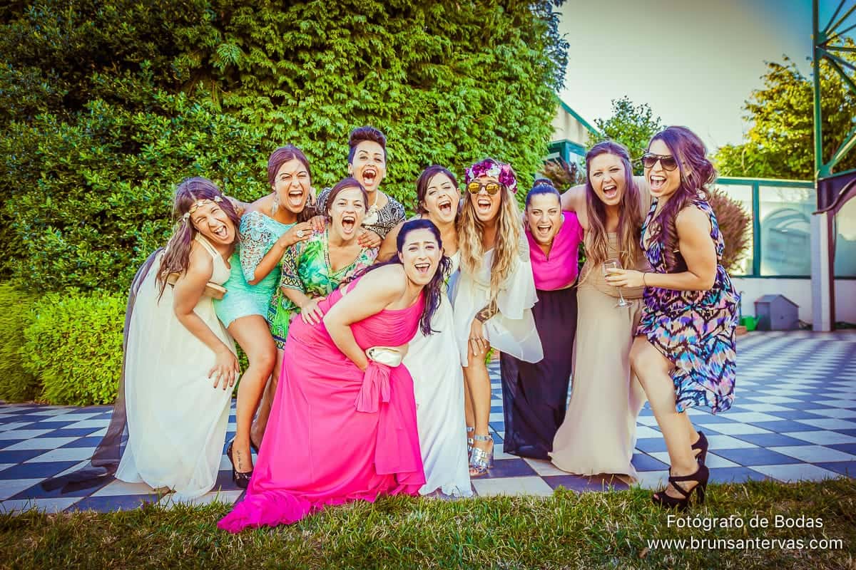 amigas-foto-loca-divertida-brunsantervas-fotografo-bodas-galicia