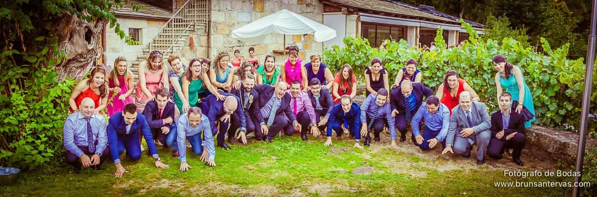 invitados-boda-foto-divertida-brunsantervas-fotografo-bodas-galicia