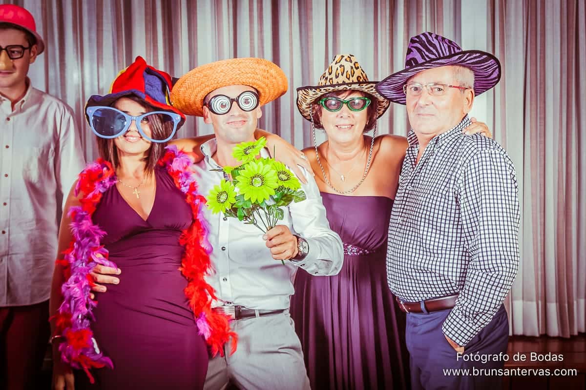 invitados-boda-fotocol-fotoloco-brunsantervas-fotografo-bodas-galicia