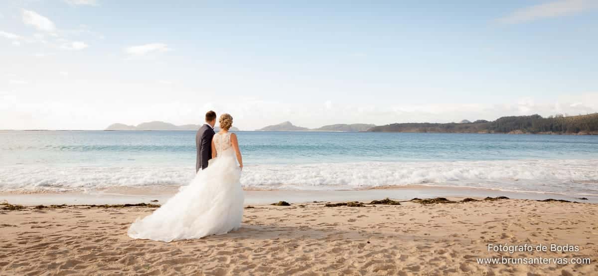 posado novios playa mar cies nerga brunsantervas