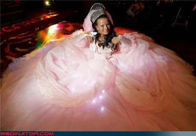 Enterrada en su propio vestido